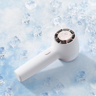Mini USB che raffredda il fan tenuto in mano 2023 della compressa fredda