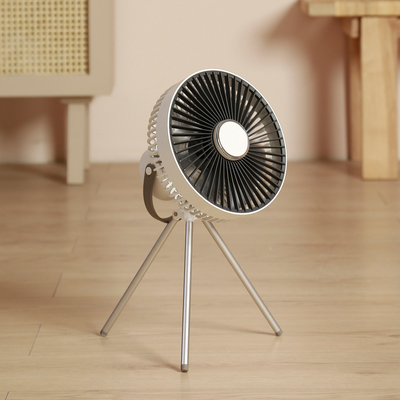Fan di campeggio stante principale del treppiede di Rechargable della batteria 10000mAh di fan del pavimento leggero