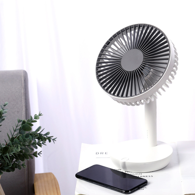 Ventilatore da tavolo circolatore dell'aria ricaricabile portatile che fa pagare il vostro telefono