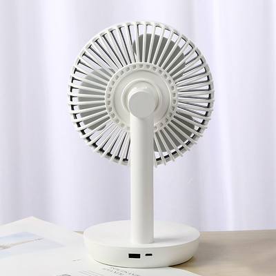 Ventilatore da tavolo circolatore dell'aria ricaricabile portatile che fa pagare il vostro telefono